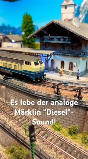 40 Jahre alte Märklin BR216 mit Allstrom Motor “Dieselsound”! #modelrailroad #modeltrains #maerklin