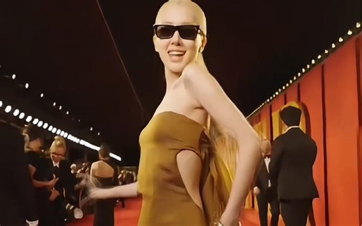 优雅且俏皮，载入史册的视频加一