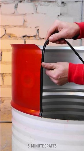 He upcycled a Oil Barrel 🛢️ Into an Amazing Industrial Decor! 🪑