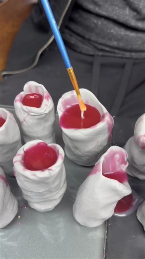 Final step of bloody finger tutorial! Happy Halloween! 💥🦴