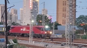 传闻称，在2026年中国铁路一季度调图中，济局王牌特快T179/80次列车将更换为动力集中型动车组，和它相处的时间只有两个月了，且看且珍惜……