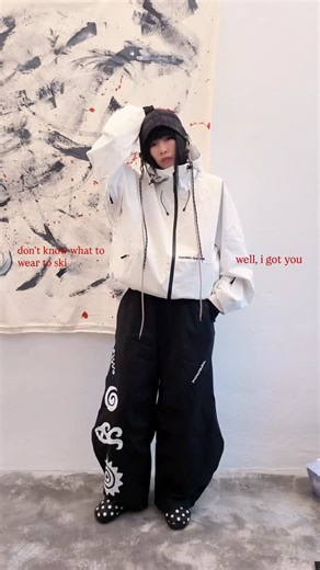 ‎૮ ᴖﻌᴖა NCWONG ™‎ on Instagram: "when the fit is as impt as the experience #snow #fashion #ski #skioutfits #snowboard"