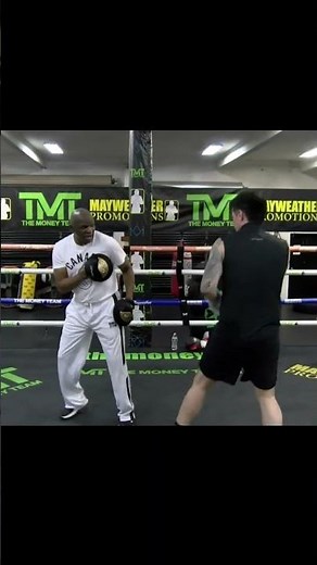 The Script's Danny O'Donoghue training with Floyd Mayweather