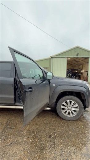 VW Amarok Flush Fit Goes Wireless CarPlay, Android Auto with KENWOOD DMX8021DABS #vw #vwamarok