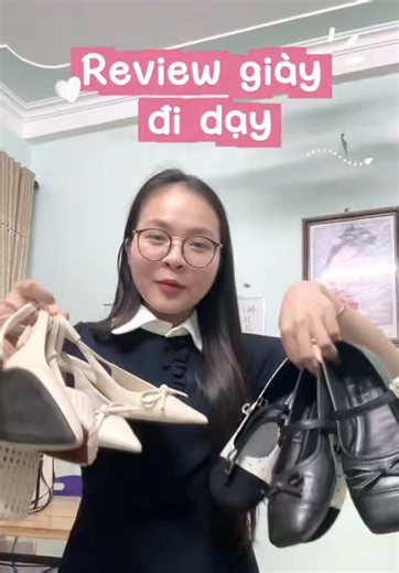 Giày búp bê và giày cao gót cho giáo viên