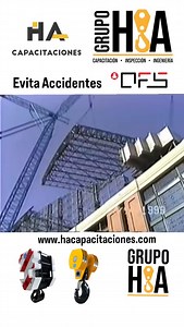El accidente de la grúa Big Blue ocurrió el 14 de julio de 1999 en Milwaukee, Estados Unidos, durante la construcción del estadio Miller Park. Big Blue era una de las grúas más grandes del mundo, modelo Lampson LTL-1500 Transi-Lift, con más de 170 metros de altura. En el momento del accidente se intentaba izar un segmento retráctil del techo del estadio que pesaba aproximadamente 450 toneladas. Durante el izaje, la grúa colapsó repentinamente y cayó hacia atrás debido a una combinación de carga 