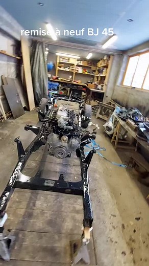 début du remontage pour le BJ 45 😁 abonne toi pour rien raté ! #toydefrance #toyota #bj45 #toyotabj #toyotalandcruiser #toyota4x4