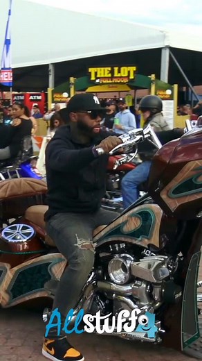 Motorcycle World on Instagram: "Big Wheel Bagger Motorcycle Build at Daytona Bike Week #bikeweek #daytonabikeweek #daytonabikeweek2025 #motorcyclephotography #bikerider"