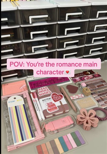 Romance girlies, this one’s for you 💕 Curated chaos: pink pens, heart clips & bookish magic ✨ Hand-packed with love in Florida — shipping within the US only! #romancegirlies #booktokusa #usbased #floridamade #stationeryaddict #readersoftiktok #tiktokshopus #bookishbundle #cozycore #smallbiztok