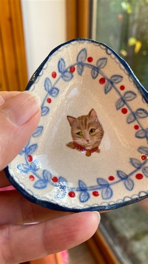 Sarah Howard Pottery | Hello lovelies, here is a little recap of how I add my cute cats onto my ceramic dishes and shrines. The original drawings were shrunk down... | Instagram