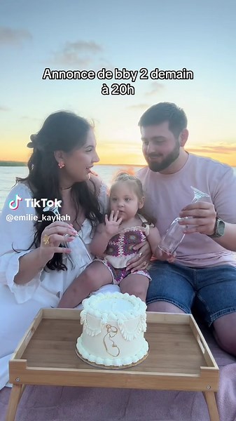 Venez nous suivre sur instå Emilie_kayliah #kayliah #grossesse2025 #genderreveal #bebes #fille #garcon