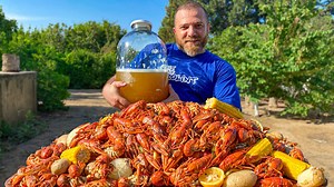 3.7M views · 102K reactions | How to cook crayfish for a beer snack? Crawfish and Vegetables Recipe for Beer Time | Kanan Badalov | Facebook