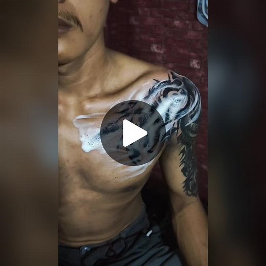 Stunning Bird Tattoo: Intricate Design and Aftercare