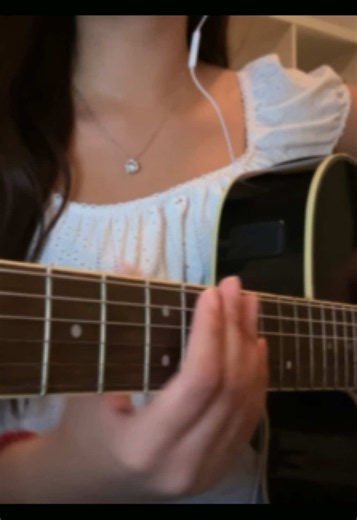 na para bang guitar cover by Mariah Deborah