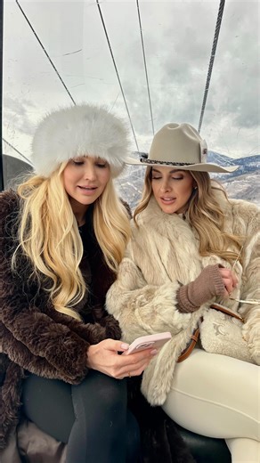 Kyndra Dahleh on Instagram: "Please hold traffic for snow bunnies ❄️🐇"