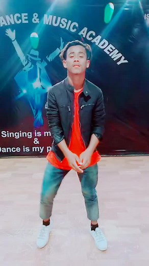 Stunning Solo Dance Performance at Dance & Music Academy