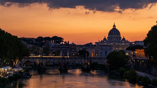 Beruhigende Sonnenuntergänge: Drohnen-Zeitraffer über verschiedene Landschaften
