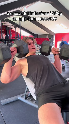 e dire che venivo da 5 serie di panca e questa era la 4 di spinte su inclinata #perte #gymtokitalia #petto