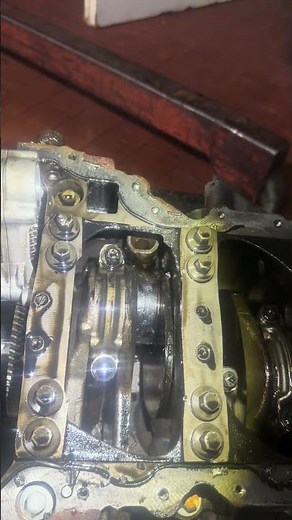 Jeep Cherokee 3.0 Diesel Engine Seized Severe Piston and Conrod Damage