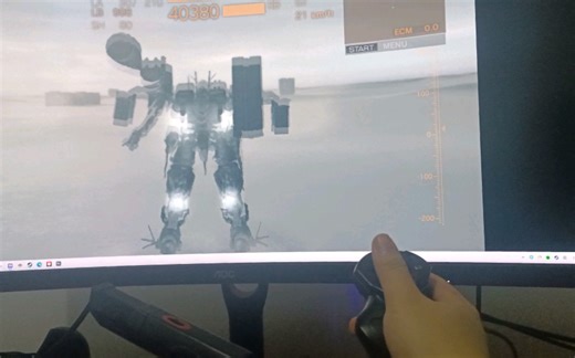 《如何像个正常驾驶员一般操控飞天机器人》