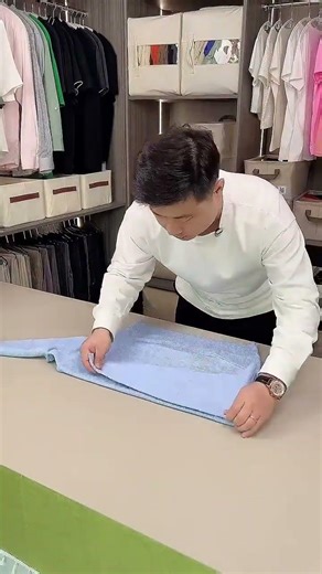 A man doing housework will be rich eventually #practical tips #叠衣服 #
