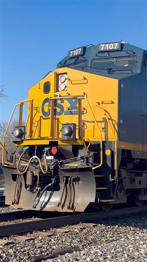 Solo leader on a slow CSX Intermodal!