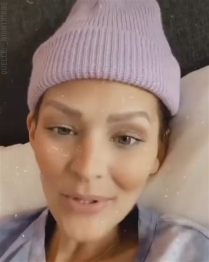 175K views · 2.1K reactions | Das ist Jane Kristen Marczewski, auch bekannt als Nightbirde. Mit ihrem Song "It's Ok" hat sie letztes Jahr die Herzen von Millionen erobert. Traurigerweise ist sie am 19. Februar 2022 gestorben. Sie litt vier Jahre lang an Krebs. Nach ihrem Tod wurde diese Nachricht auf ihrem Instagram-Account veröffentlicht. Eine unglaublich wichtige und schöne Botschaft voller Hoffnung und Weisheit. | BrightVibes Deutschland | Facebook