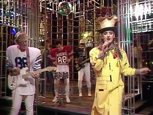 54K views · 1.6K shares | Culture Club ‎– Karma Chameleon (1983) Publicado: 05.09.1983, del álbum Colour by Numbers. Live: Top Of The Pops, 22.09.1983 | Música de Generación 80 & 90 | Facebook