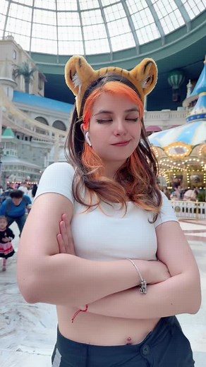 Trendy Face Dance with Mini Naranja - Kawaii Vibes