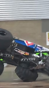 Bigfoot gets wild in Fort Wayne, Indiana 2014! #monstertrucks #monsterjam | Indy Monsters