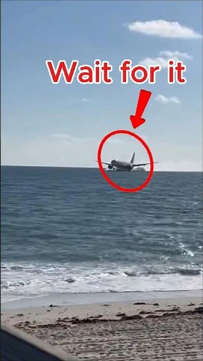 Incredible Emergency Water Landing Caught on Camera!