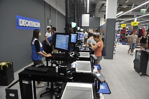 Gigantyczne wyprzedaże w sklepie Decathlon! Promocje i obniżki nawet do 80 proc. Co kupisz taniej? Lista produktów [07.08.2020]