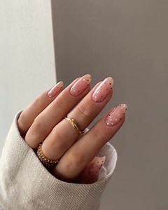 6.5K views · 437 reactions | ✨✨✨  isabelmaynails | GLAMOUR UK | Facebook