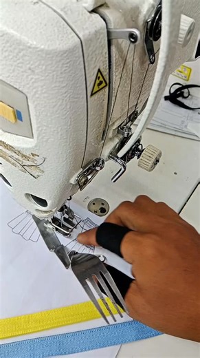 Tips for attaching a zipper slider #sew #sewing #easycutting #diy #fashion | Sewing Sample