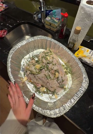 Cook a Festive Christmas Dinner for Your Family