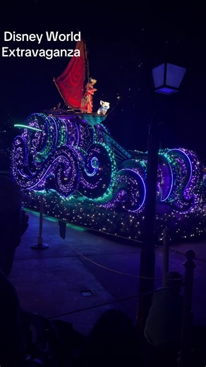 Every single float in the Disney World parade is magnificent. The float, the music, the whole vibe. Just pure Disney magic. #disney #disneyworld #parade #starlight #electric
