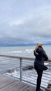 Seid ihr schon mal alleine verreist?🧳 Wenn nicht, ist heute der perfekte Tag, um eure erste Solo-Reise zu planen! Denn heute ist der "Plane alleine zu verreisen"-Tag 🌍 Und sind wir mal ehrlich: Alleine zu verreisen bietet uns wunderbare Möglichkeiten! Man kann dem Alltag entfliehen, neues ausprobieren und unvergessliche Abenteuer erleben! 🌊 Ganz gleich ob ihr Erholung oder Nervenkitzel sucht, bei uns könnt ihr beides finden. 💙⚓️ | Weissenhäuser Strand