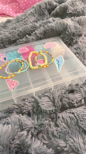 Nothing wrong with me#foryou #bracelet #preppy #fypage #fyp #fypシ #viral #fypシ゚viral #stackable