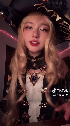 Stunning Kyouko Cosplay from Genshin Impact