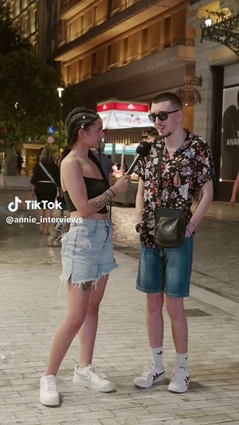 Σοβαρές στιγμές στην συνέντευξη με την Ελληνίδα