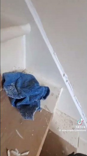 "Easy DIY: Caulking & Filling Staircase Riser Gaps