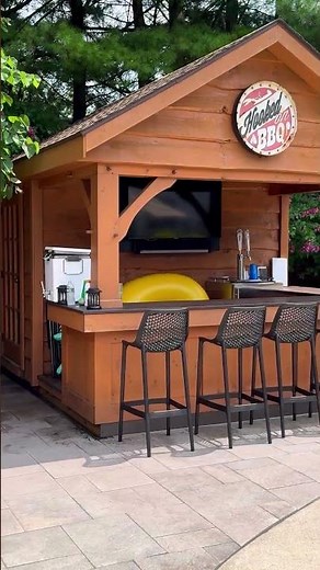 A walkthrough of a thoughtfully designed outdoor kitchen island. 🔥