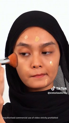 Finding your match shouldn’t be complicated. Double Wear Sit-in-Place Makeup balances undertones beautifully. #EsteeLauder #EsteeLauderMalaysia #TikTokShopMalaysia #ShadeMatch #DoubleWear