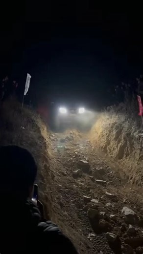 Extreme off-road What other cars can go up there? #supercar #offroad #automobile #stuckinside #viral