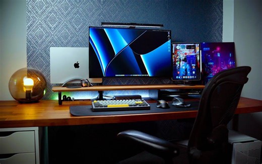 【Desk Tour】2023最新桌面搭建，隐藏电线高效简单 | 桌面美学分享 | 机翻