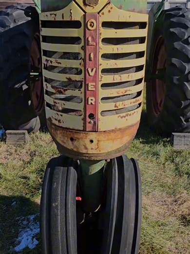 Exploring the 1949 Oliver 77 Tractor Features