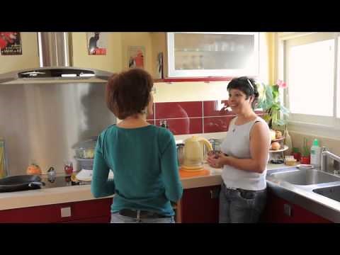 Paula, une femme de ménage tout sourire