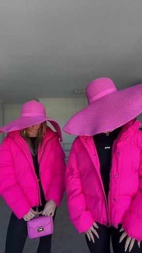 This song has been stuck in our heads ever since we learnt this dance 👀👯‍♀️🎶 #dualipa #icandance #barbiemovie #barbie #barbiedance #dualipadance DC: @KARA ✨💃🏼