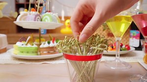 Nuogo 1000 Pcs Bamboo Cocktail Picks 4.13 Inch Bamboo Skewers Fruit Toothpicks for Appetizers Drink Garnish Sticks Handmade Food Pick with Looped Knot for Party Bar Snacks Sandwiches Drinks
