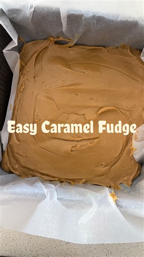 Lauren | Family Food Ideas on Instagram: "The BEST and EASIEST Caramel Fudge recipe! Made with just FIVE ingredients! Find all the info at createbakemake.com #bestdesserts #thermomixaus #bestrecipes #thermomixrecipes #christmasrecipes"